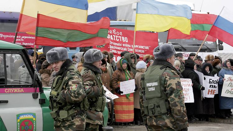 Die Ukraine hat die Grenze zu Moldau und Transnistrien geschlossen - in dem von Russland gestützten Grenzregion kam es daher zu Protesten.
