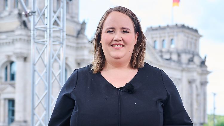 Lang sagte, der Wohlstand müsse die erreichen, die ihn erarbeiteten.