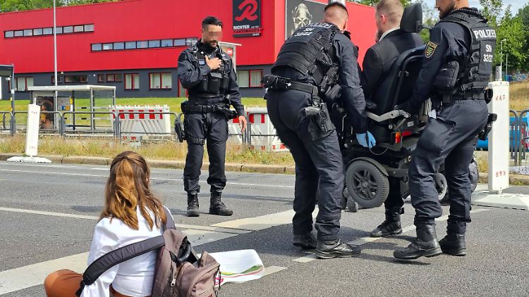 Polizei trifft Letzte Generation. (Archivbild)