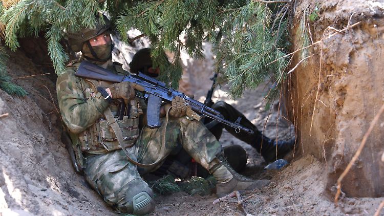 Russische Soldaten bei einer Militärübung in der Ukraine. 