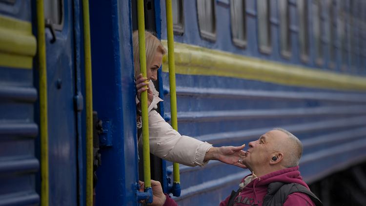 Für ukrainische Paare ist es eine große Herausforderung, in zwei Ländern zu leben.