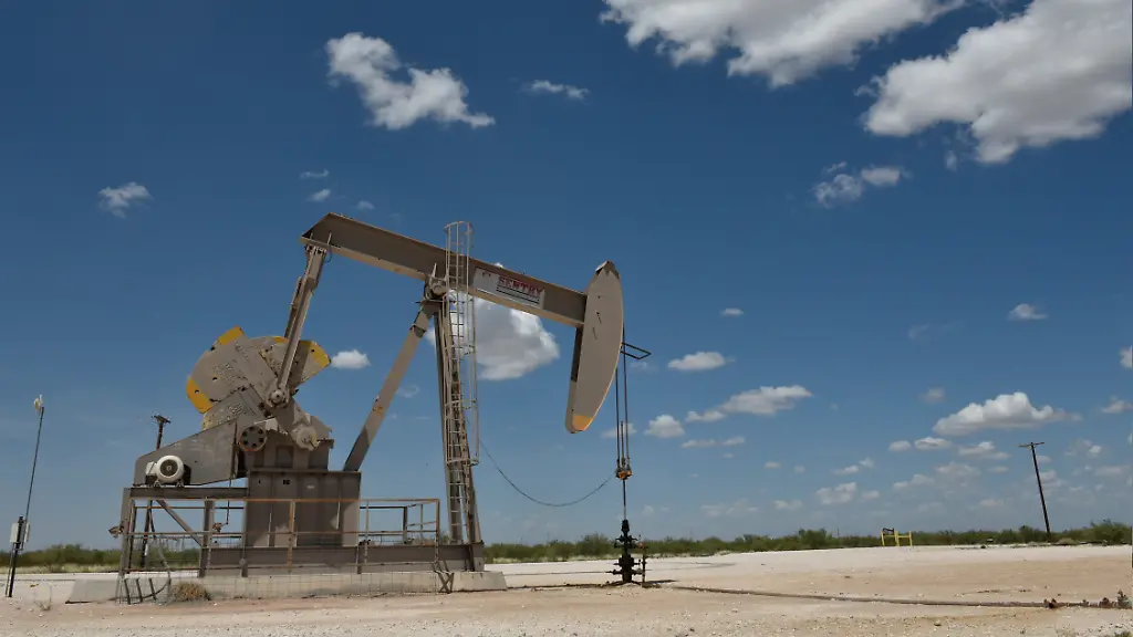 2018-08-27T203234Z-1271077944-RC1AEF067D40-RTRMADP-3-USA-OIL-PERMIAN