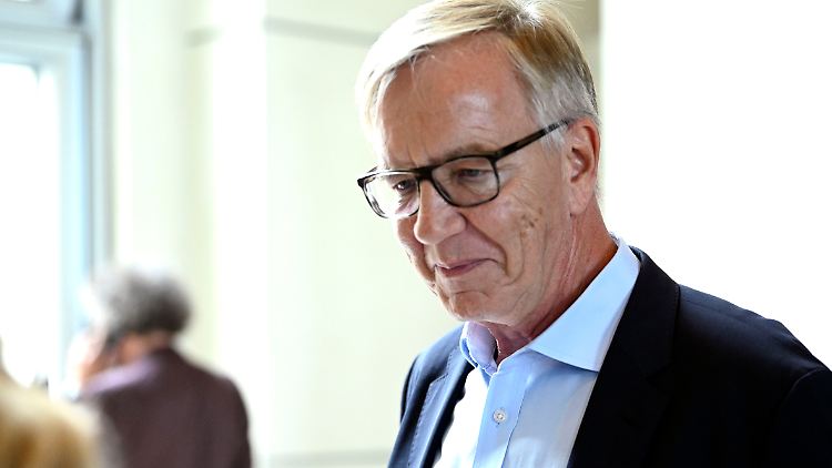 "Dann hätte ich doch als Sesselkleber gegolten" - Bartsch verteidigt seinen Rückzug.