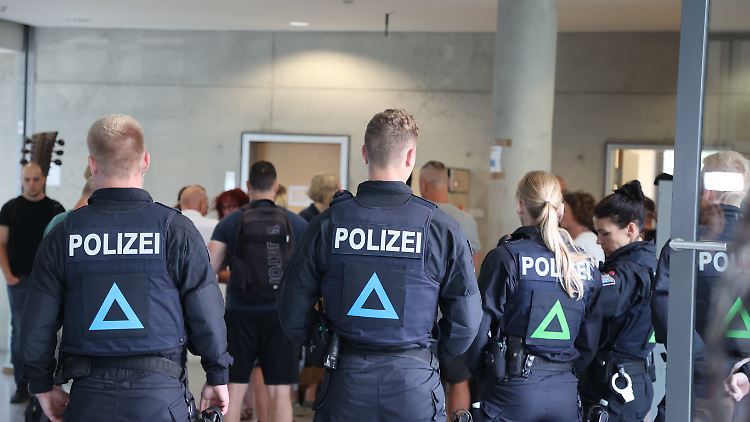 Der Prozess beginnt unter hohen Sicherheitsvorkehrungen.