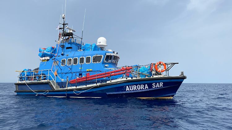 Das Schiff bekam die Vorgabe, den Hafen von Trapani in Nordwestsizilien anzusteuern. 