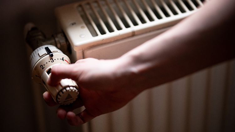 Das Heizungsgesetz soll durch einen schrittweisen Austausch von Öl- und Gasheizungen das Heizen klimafreundlicher machen. 