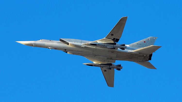 Ein russischer Langstreckenbomber vom Typ Tupolew Tu-22M3. (Archivbild)