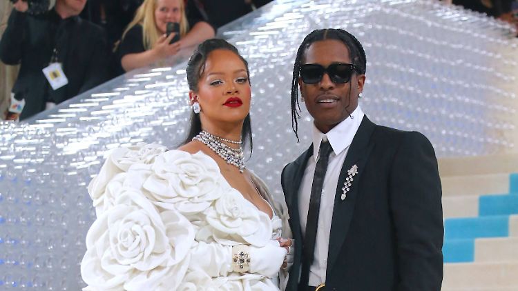 Sollen schon seit gut drei Wochen zu viert sein: Rihanna und A$AP Rocky.