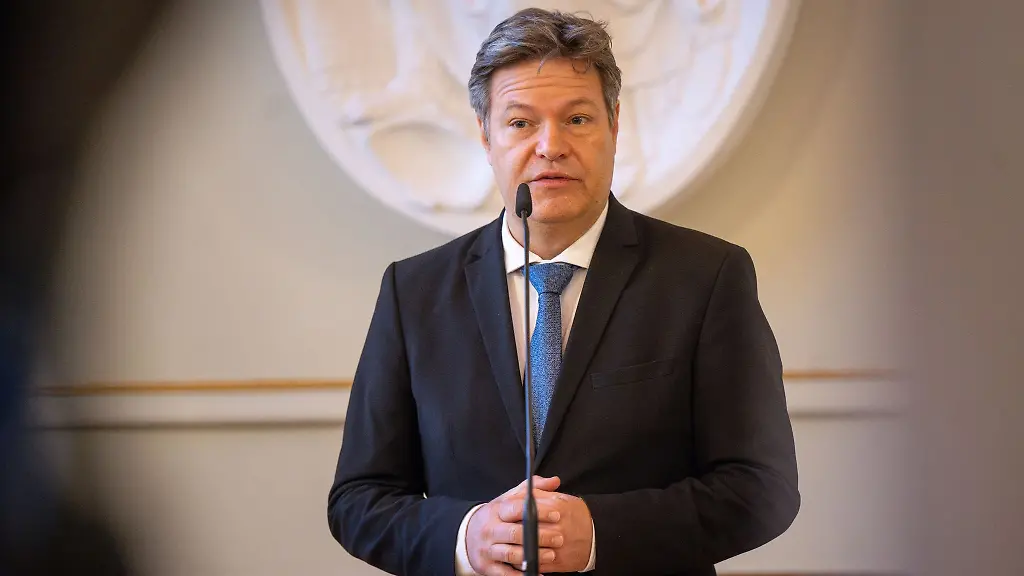 Robert-Habeck-Buendnis-90-Die-Gruenen-Bundesminister-fuer-Wirtschaft-und-Klimaschutz-gibt-ein-Pressestatement