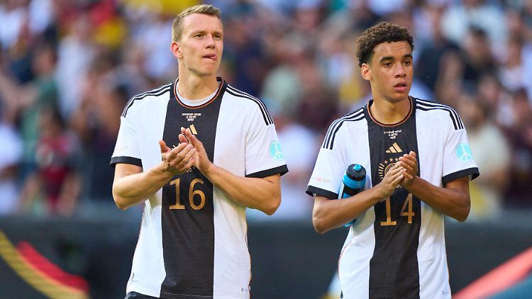 Bald auch Teamkollegen beim FC Bayern? Lukas Klostermann (links) und Jamal Musiala.