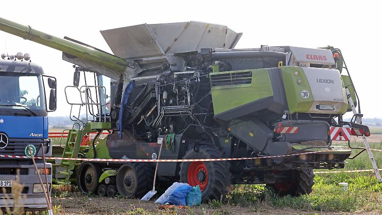 Mecklenburg-Vorpommern, Hohen Luckow: Ein junger Mann verlor am vergangenen Wochenende bei einem Arbeitsunfall mit der Erntemaschine beide Beine.