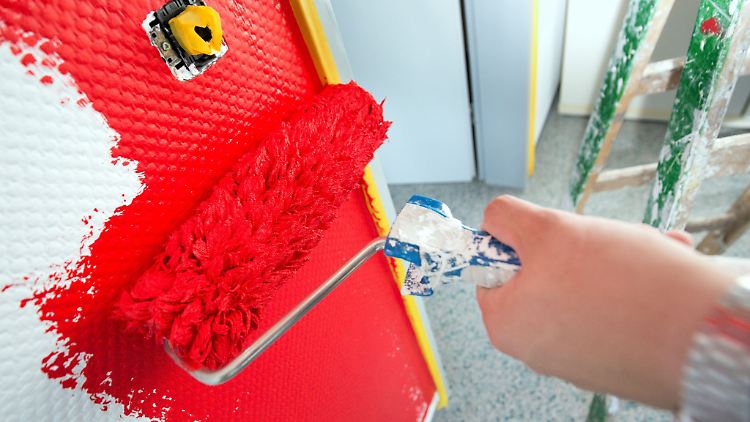 Keine Lust auf Schreibtischarbeit? Akademikerinnen und Akademiker, die eine Ausbildung im Handwerk in Betracht ziehen, sollte mehr motivieren als nur dieser Punkt.