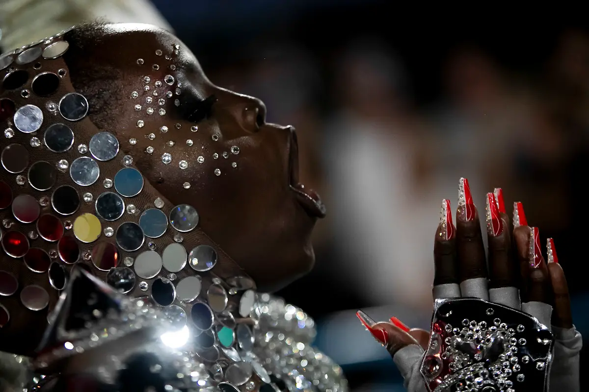 7dea5104be22a585f5b26eab2f94cb1b