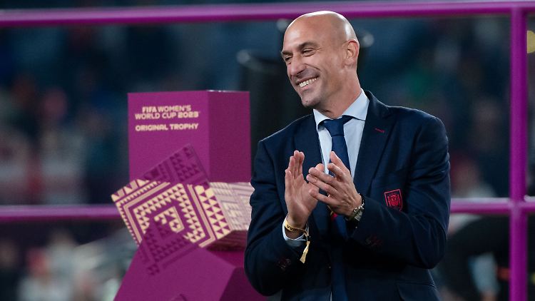 Rubiales steht nach dem Kuss in der Kritik - vermutlich aber nicht bei den Verbandsoberen.