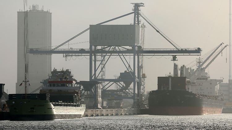 "Auf Absatzmärkten außerhalb der EU hat die Konkurrenz vor allem aus China für den deutschen Maschinenbau besonders zugenommen", hatte das IFO jüngst mitgeteilt.