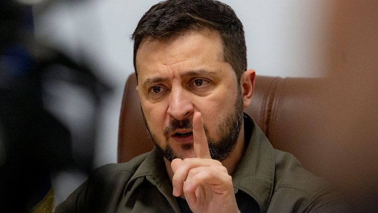 Selenskyj reagierte not amused auf die Kritik an der ukrainischen Truppenverteilung durch US-Vertreter. 