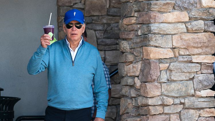 Aus dem Urlaub verfolgt Joe Biden die Nachrichten über den Absturz des Wagner-Jets.