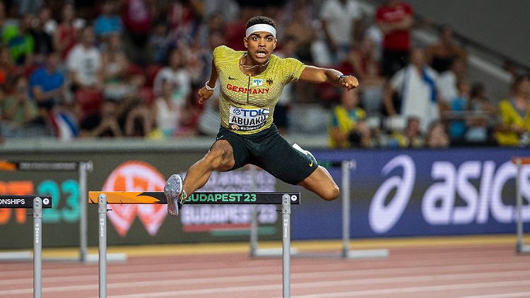 Erster deutscher Starter über 400 Meter Hürden seit 1987: Joshua Abuaku in Budapest.  