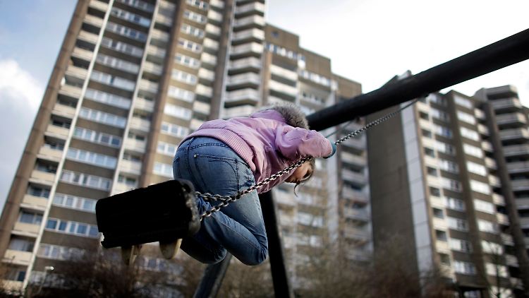 Armut sei ein Spielgefährte von Millionen von Kindern und Jugendlichen.