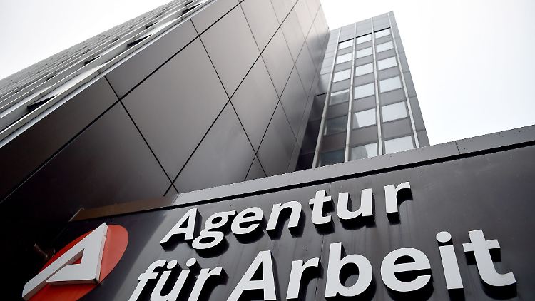 Verglichen mit September 2022 gibt es 141.000 Arbeitslose mehr dieses Jahr.