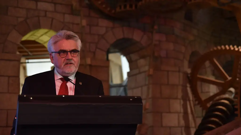 Sachsen-Anhalts-Umweltminister-Armin-Willingmann-SPD-beim-Abschluss-des-Zukunfts-und-Klimaschutzkongress-im-Jahrtausendturm-in-Magdeburg