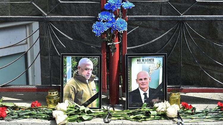 Wagner-Anhänger trauern in Russland um die beiden Anführer der Söldnergruppe, Jewgeni Prigoschin und Dmitri Utkin. 