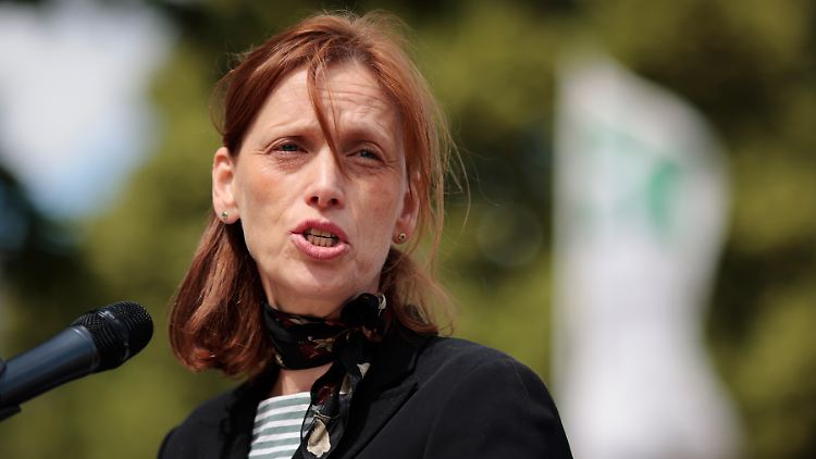 Arbeitet sich an Parteichef Merz ab: CDU-Vize Karin Prien beschreibt bei Lanz das AfD-Dilemma der Union.
