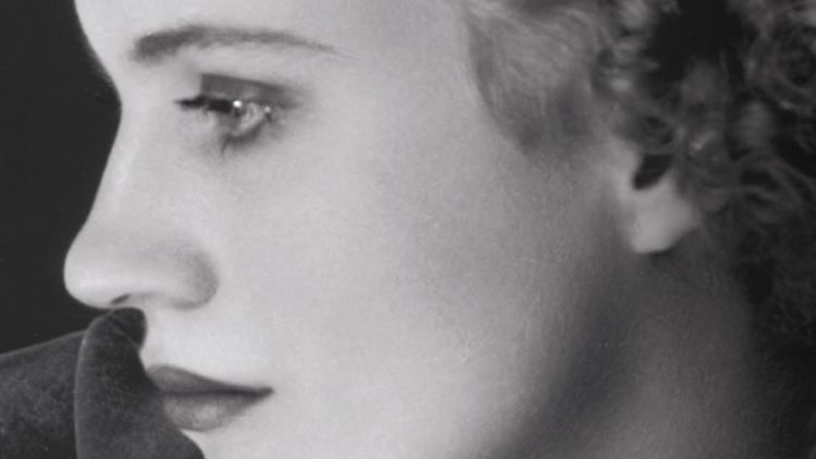 Nicht nur außergewöhnlich schön: Lee Miller war eine sehr bemerkenswerte Frau - es wird Zeit, dass sie noch bekannter, ihr Werk mehr gewürdigt wird.