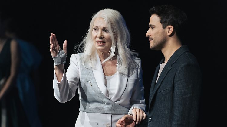 Iris Berben und Kosta Ullmann würden beide ihre Zeit nicht verkaufen wollen. 