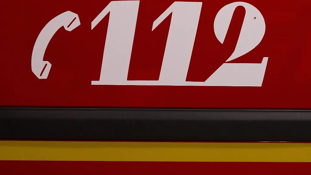 Ein-Fahrzeug-der-Feuerwehr-mit-der-Aufschrift-112