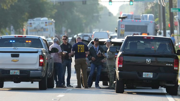 "Dies ist ein düsterer Tag in der Geschichte von Jacksonville", sagte der Sheriff von Jacksonville.