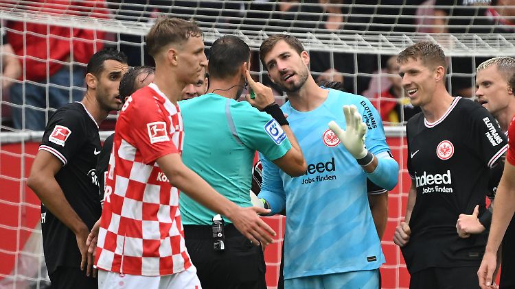 Kevin Trapp patzte in der ersten Halbzeit.