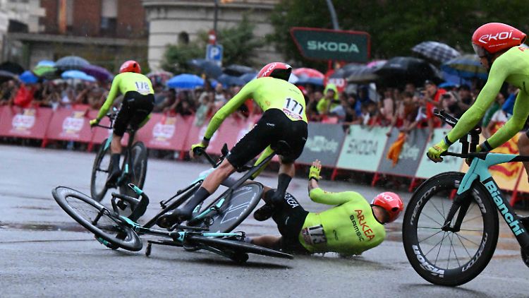 Grenzwertige Bedingungen beim Auftakt-Wochenende der Vuelta.