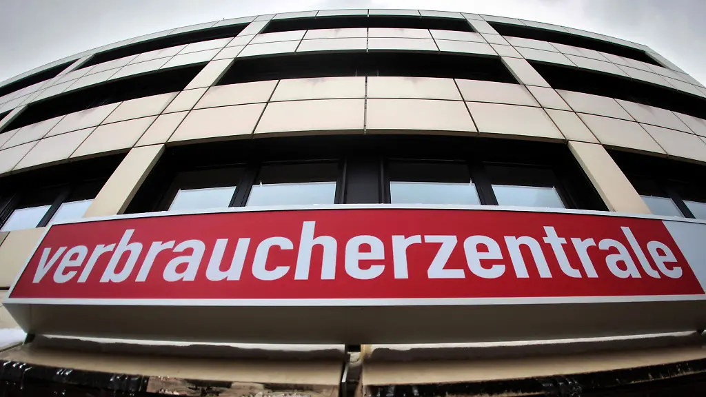 Das-Eingangsschild-der-Verbraucherzentrale-Mainz