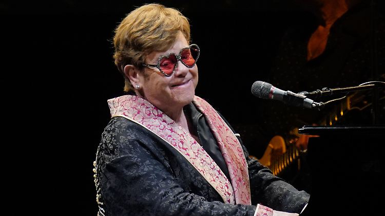 Laut seinem Sprecher geht es ihm gut: Elton John.