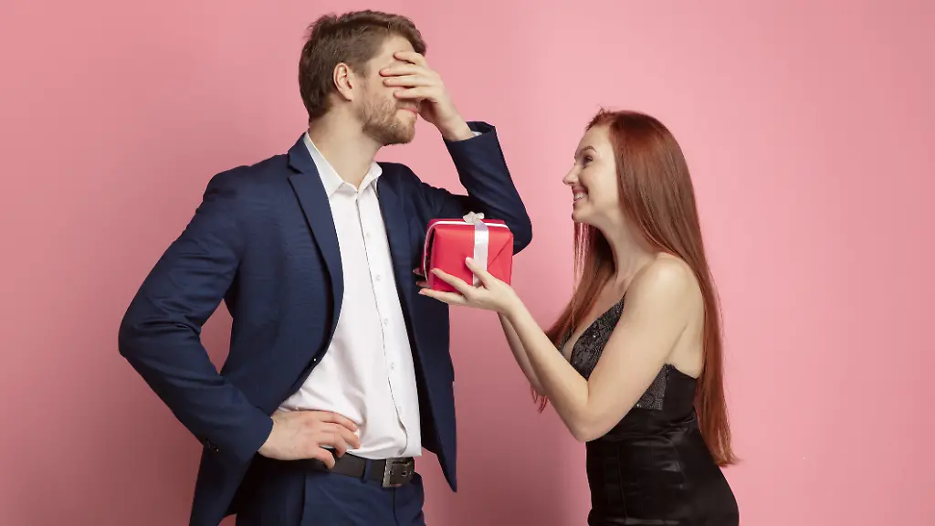 Wer-seinen-Freund-Freundin-Ehepartner-Co-mit-einem-Adventskalender-ueberraschen-moechte-wird-bei-diesen-fuenf-Modellen-fuendig