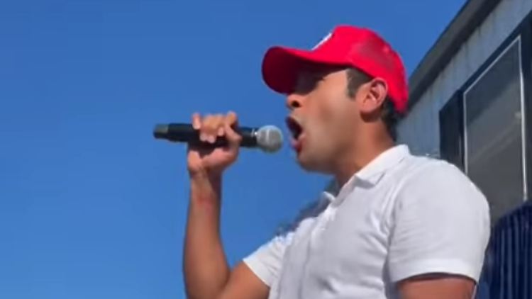 Das Video von Präsidentschaftskandidat Vivek Ramaswamy, wie er zu Eminem rappt, ging online viral.
