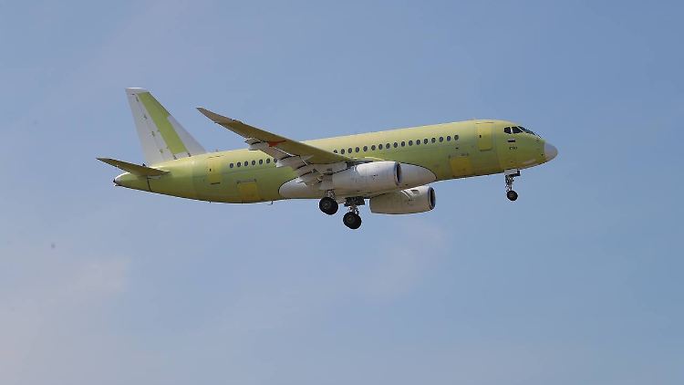 Der Probeflug der SJ100 verlief nach russischen Angaben erfolgreich.