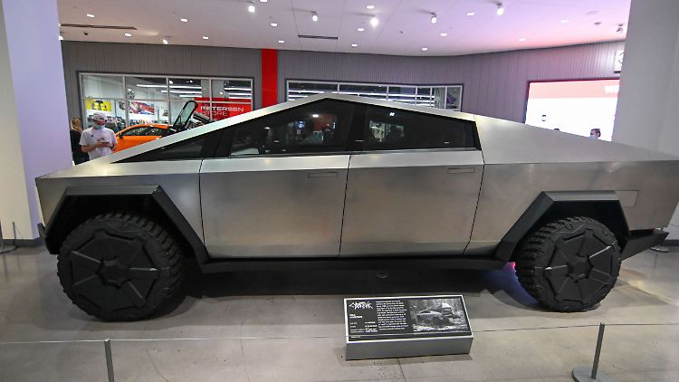 Der Cybertruck - vom Design her definitiv ein Statement. Aber gibt es auch genügend Käufer für einen Pick-up im futuristischen Panzer-Look?