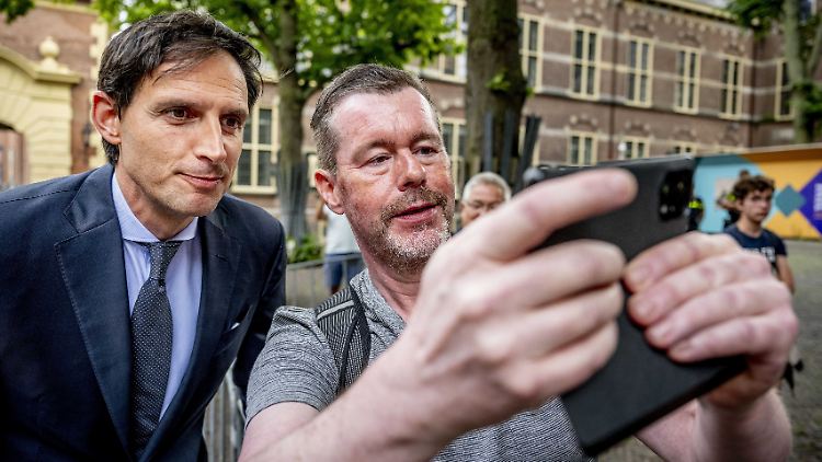 Der 47 Jahre alte Hoekstra war seit 2022 Außenminister und Vizepremier und zuvor Finanzminister.