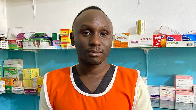 Kenneth Kikangi gehört zum medizinischen Personal der Eddwaliro Clinic.