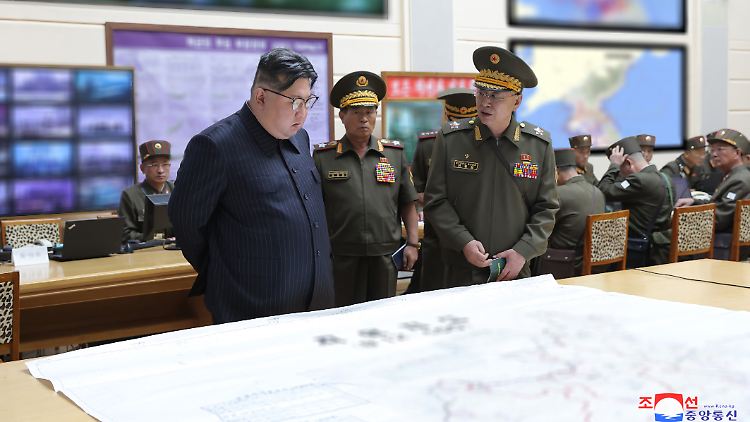 Dieses Bild veröffentlichte Nordkoreas staatliche Nachrichtenagentur am Tag der Raketentests.