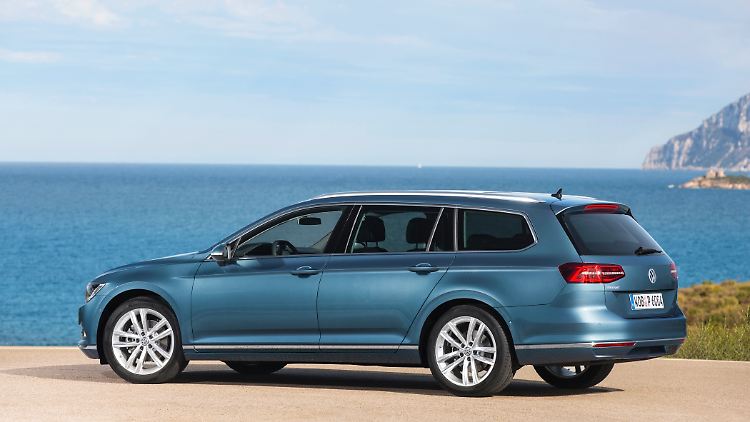 Die aktuelle Generation des VW Passat gibt es noch als Limousine und als Kombi (Variant).