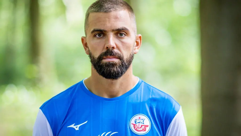 Lukas-Hinterseer-vom-FC-Hansa-Rostock-Der-Stuermer-wurde-im-Profiteam-der-Mecklenburger-aussortiert