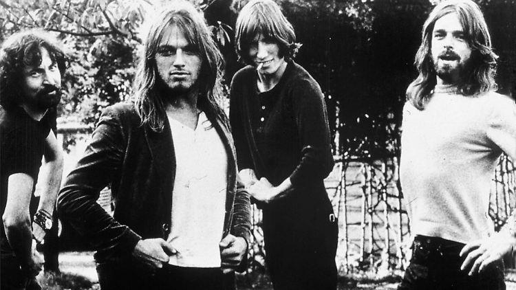 Drei Jahre später, andere Mode, Haare länger: Nick Mason, Dave Gilmore, Roger Waters und Richard Wright 1970 (v.l.).
