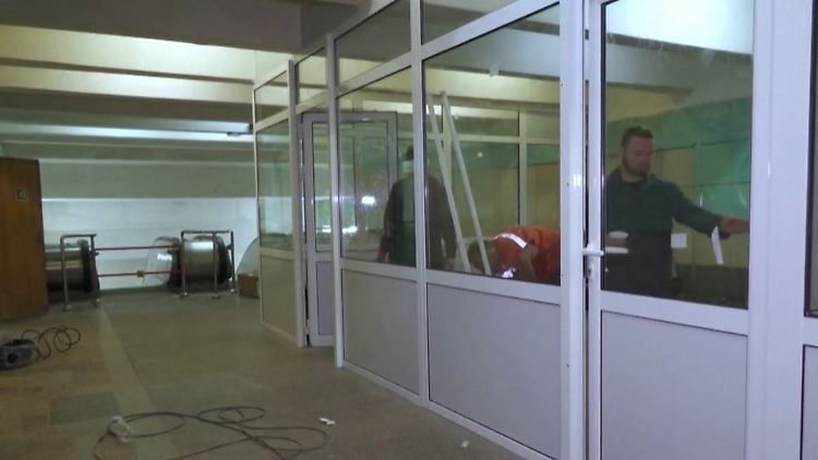 UBahn Charkiw Schule.JPG