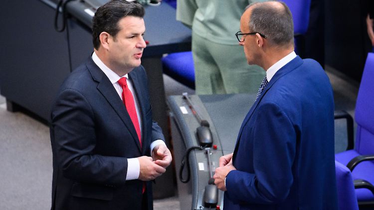 Heil (links) und Merz im Mai dieses Jahres im Bundestag