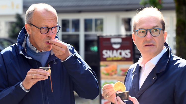 Merz (l) und Dobrindt (r) wollen Steuern und Sozialabgaben in Deutschland senken. 