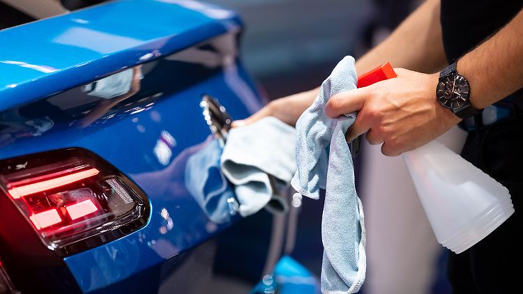 Die Erwartungen der Autobauer für die kommenden Monate geben spürbar nach. 