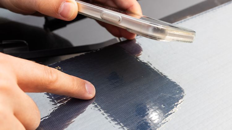 Statt einer Glasdachkonstruktion entwickelte das Fraunhofer-Institut ein neues System für den Aufbau auf einer Metalloberfläche.